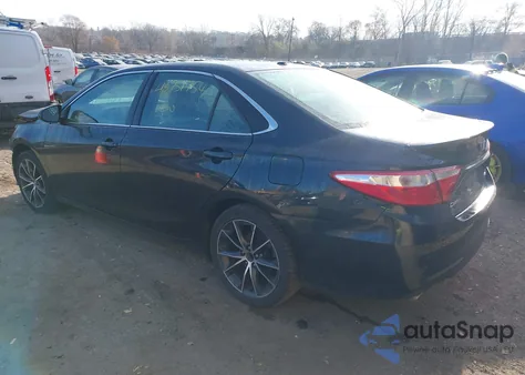 2015 Toyota Camry Xse V6 z USA, uszkodzony, nr VIN 4T1BK1FK9FU556600